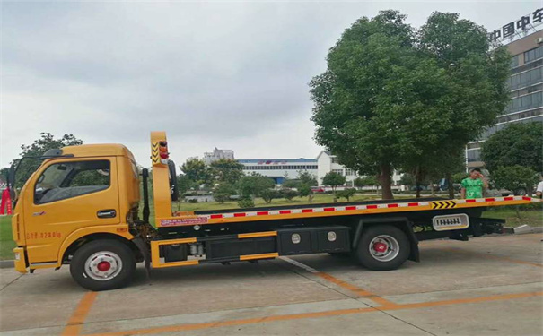 吕梁定远24小时拖车救援电话号码，定远道路救援公司怎么收费的